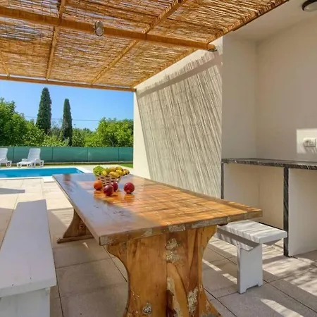 Serenity With Private Pool Near Pula ヴィラ