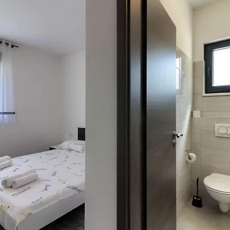 Serenity With Private Pool Near Pula