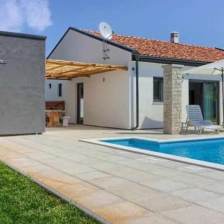 Villa Serenity With Private Pool Near Pula *